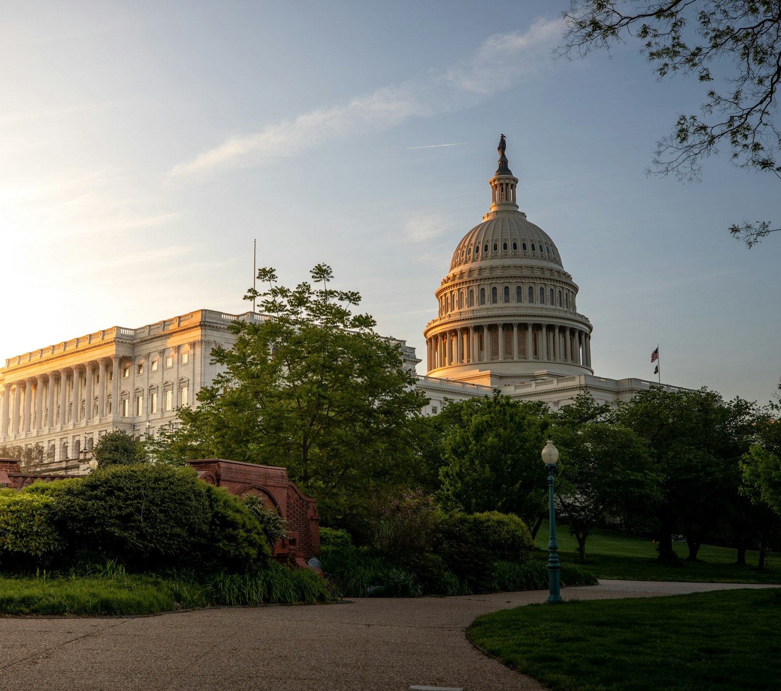 Image d'illustration — lever de soleil sur le Capitole, à Washington